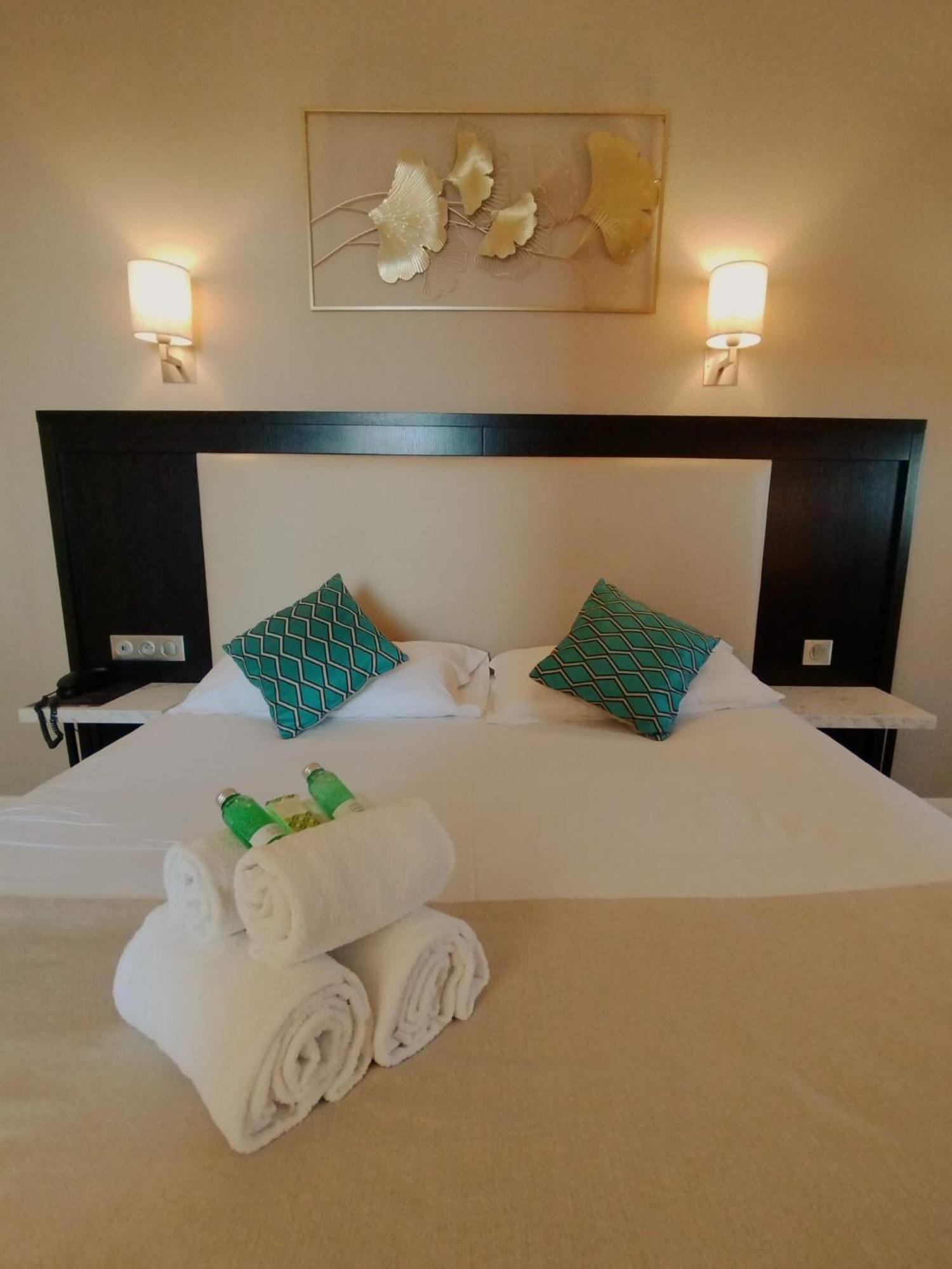 אנטיב Hotel Le Collier מראה חיצוני תמונה